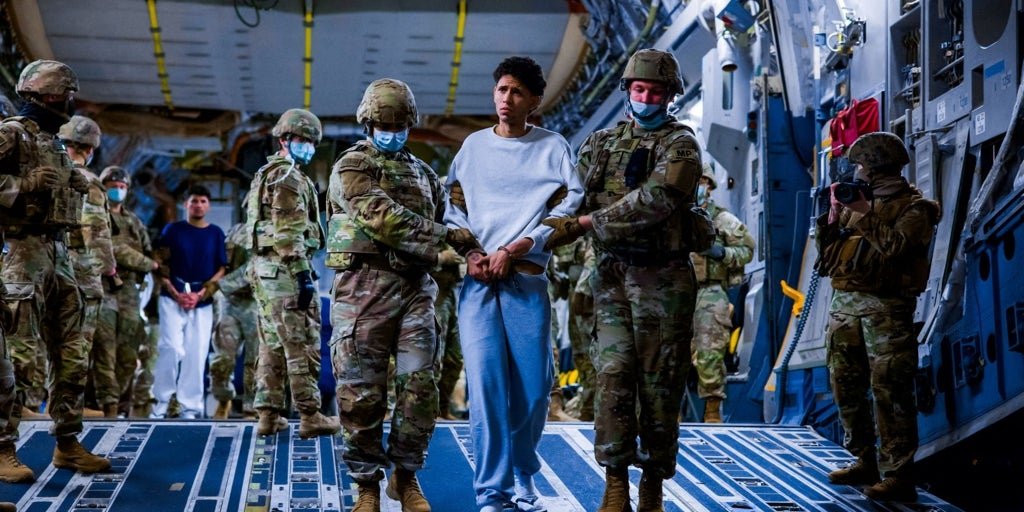 EE.UU. usa un sistema de puntos secreto para deportar venezolanos a El Salvador EE.UU. usa un sistema de puntos secreto para deportar venezolanos a El Salvador