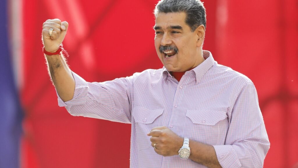 Maduro firma emergencia económica para “defender la economía” de Venezuela de los aranceles de Trump Maduro firma emergencia económica para “defender la economía” de Venezuela de los aranceles de Trump