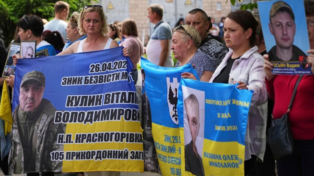 Rusia y Ucrania intercambian 270 prisioneros de guerra y 120 civiles Rusia y Ucrania intercambian 270 prisioneros de guerra y 120 civiles