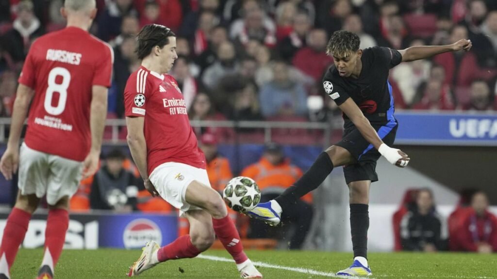 Álvaro Carreras, de ser un dolor de cabeza para el Barça a sonar para el Real Madrid Álvaro Carreras, de ser un dolor de cabeza para el Barça a sonar para el Real Madrid