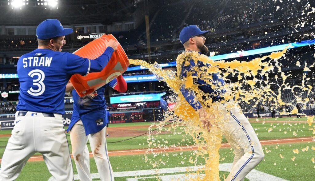 Resumen de la MLB: Daulton Varsho conecta una grand slam en la paliza de los Jays por 14-0