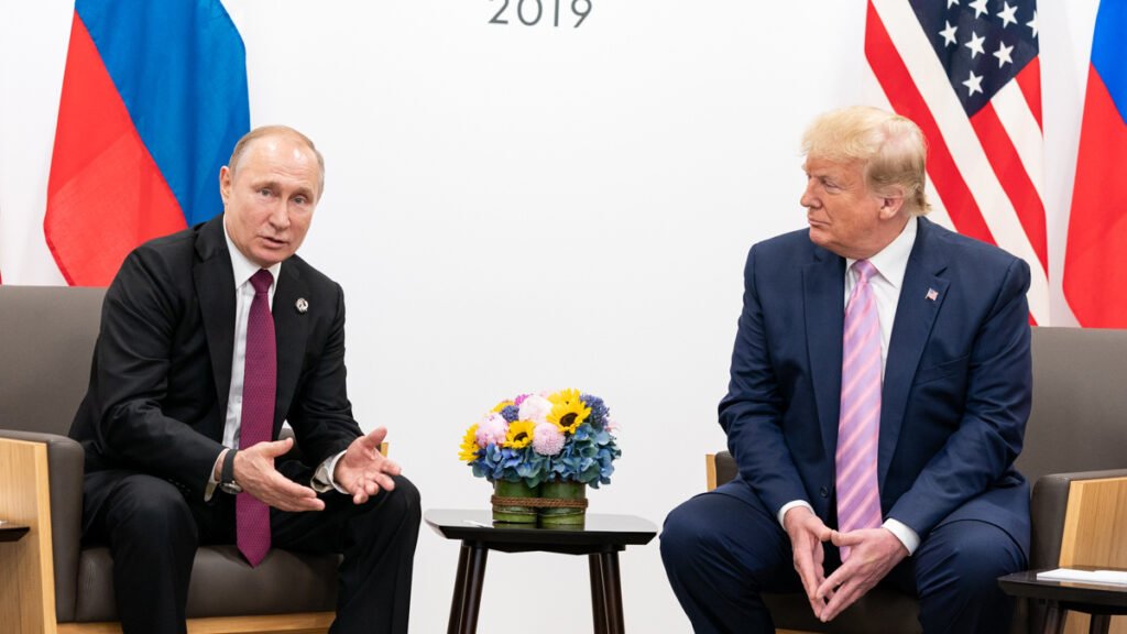 Trump promete sanciones a Rusia por sus ataques a Ucrania y señala que Putin “se ha vuelto loco” Trump promete sanciones a Rusia por sus ataques a Ucrania y señala que Putin “se ha vuelto loco”