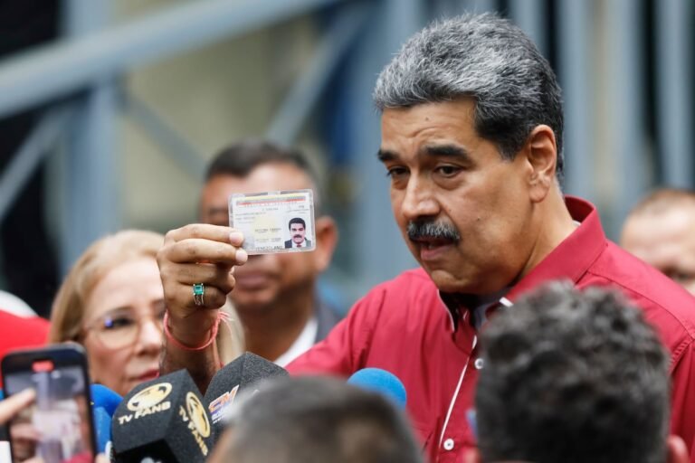 El chavismo consolida su poder con mínimo apoyo popular y sin validación internacional