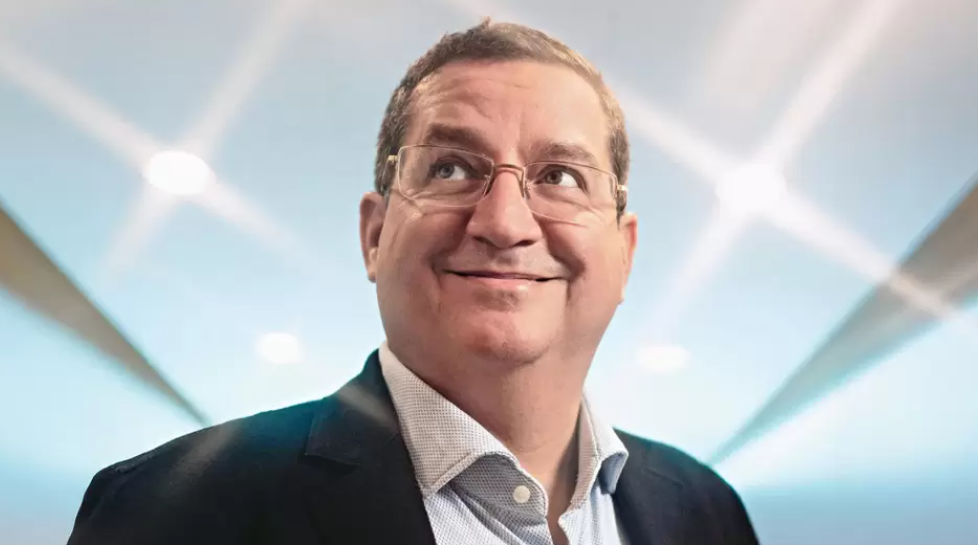El venezolano Abel Avellan desafía a Elon Musk para llevar internet al espacio El venezolano Abel Avellan desafía a Elon Musk para llevar internet al espacio