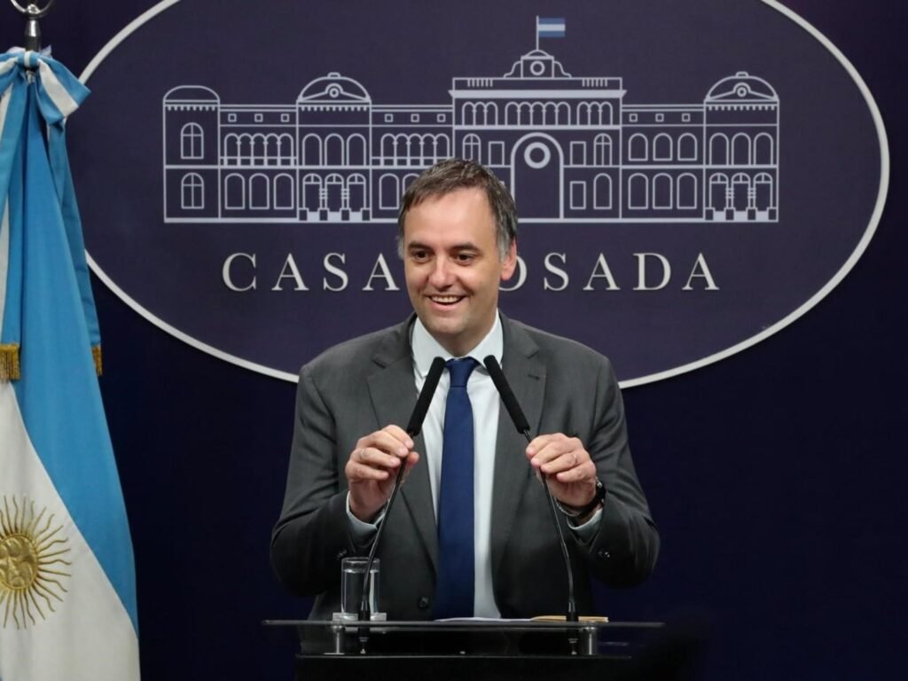 Ahora vamos por nuestro gendarme Ahora vamos por nuestro gendarme