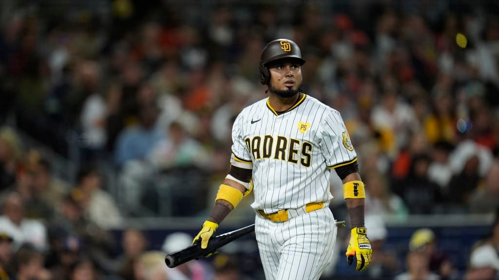 Luis Arráez marca el ritmo en Pittsburgh: tres hits se monta en los .300