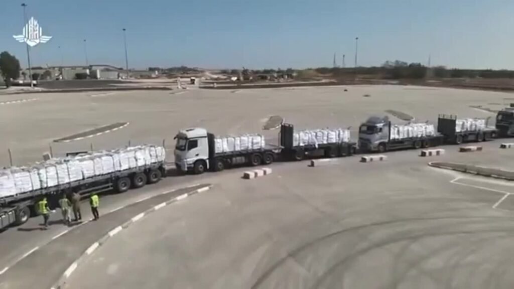 Un total de 87 camiones con ayuda llegan a los puntos de distribución en la Franja de Gaza Un total de 87 camiones con ayuda llegan a los puntos de distribución en la Franja de Gaza
