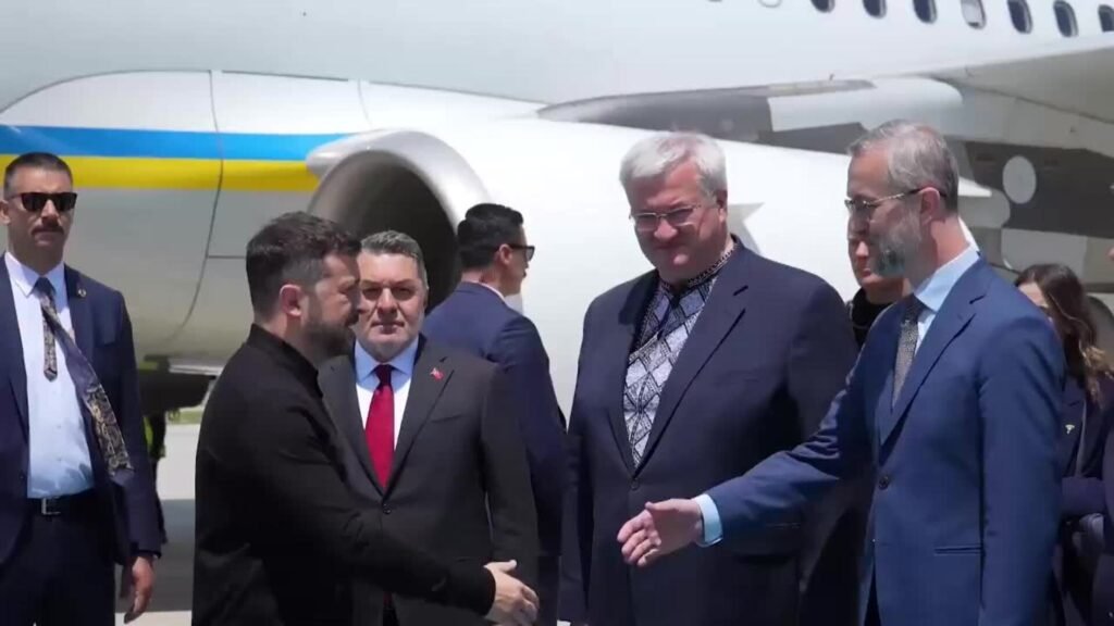 Zelenski llega a Ankara para debatir con Erdogan salidas negociadas a la guerra con Rusia Zelenski llega a Ankara para debatir con Erdogan salidas negociadas a la guerra con Rusia