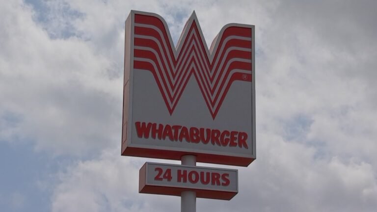 Piden casi  millón a Whataburger por no quitar cebolla de orden – Telemundo Dallas (39)
