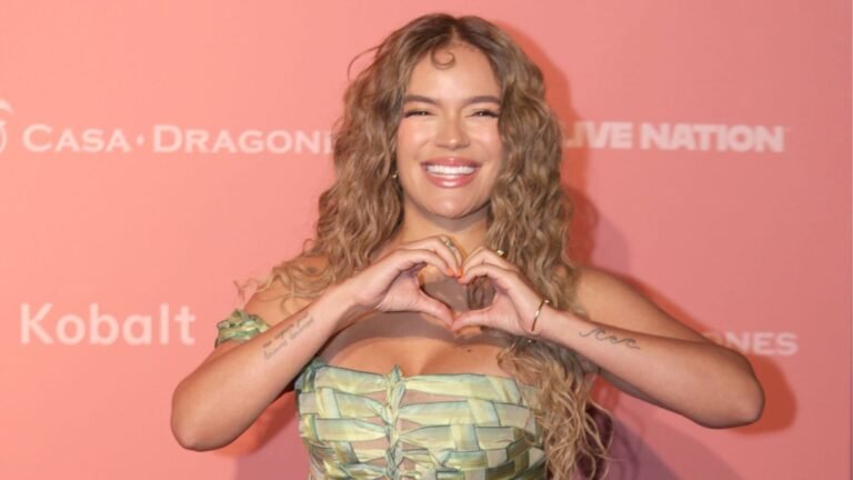 “Las mujeres latinas no somos eso”: Las críticas que le han hecho a Karol G por el video y la letra de su canción ‘Latina Foreva’