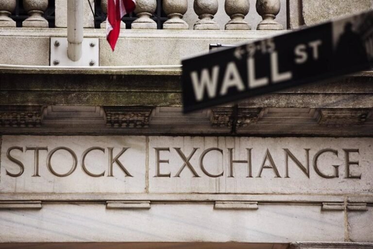 Wall Street sube con fuerza en una semana marcada por los pactos comerciales