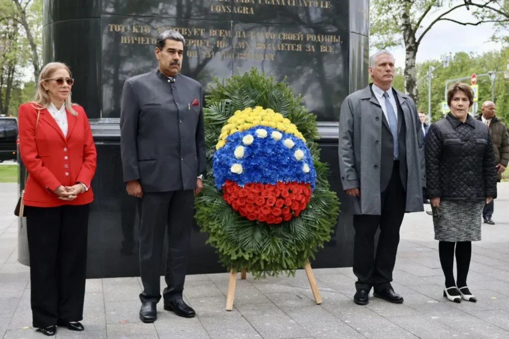80 años de Victoria: Presidentes Maduro y Díaz-Canel rinden tributo a Simón Bolívar en Moscú 80 años de Victoria: Presidentes Maduro y Díaz-Canel rinden tributo a Simón Bolívar en Moscú