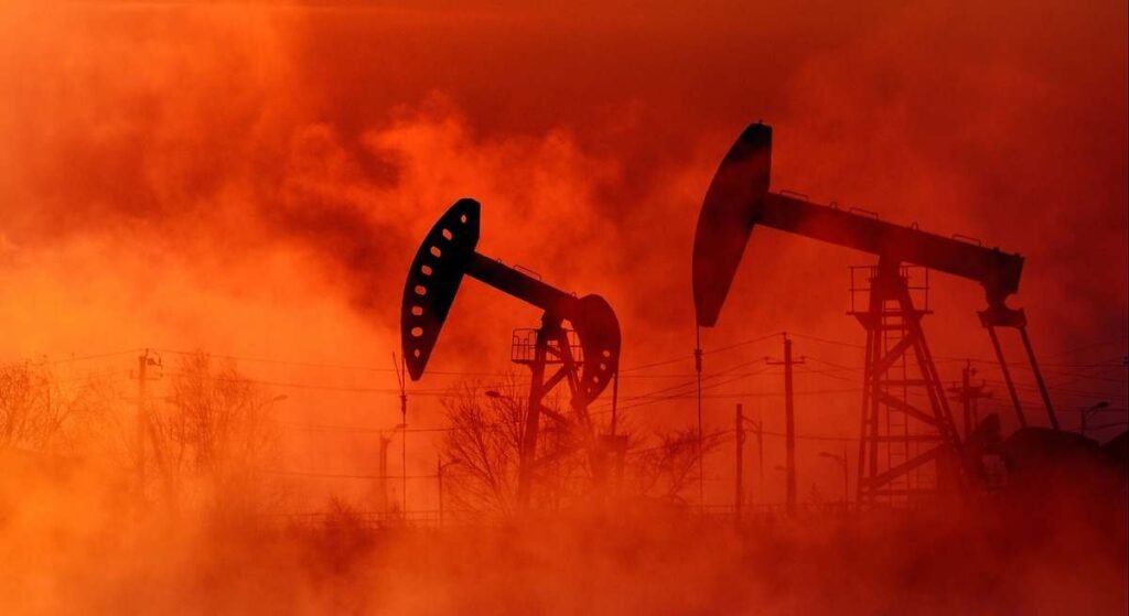 El petróleo vuelve a entrar en un mercado alcista por primera vez en 18 meses por el miedo a una escalada en Oriente Medio El petróleo vuelve a entrar en un mercado alcista por primera vez en 18 meses por el miedo a una escalada en Oriente Medio