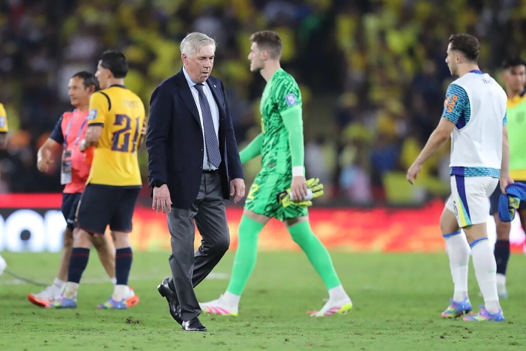 Debut gris de Ancelotti con una Brasil que no pasa del empate ante Ecuador Debut gris de Ancelotti con una Brasil que no pasa del empate ante Ecuador