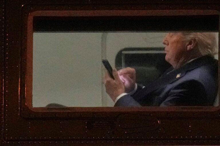 Los peligros que esconde el "smartphone" anunciado por Donald Trump