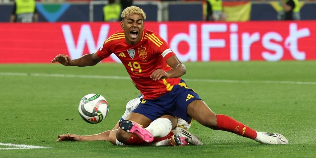 Doblete de Lamine ¡y el primer gol, de penalti! Doblete de Lamine ¡y el primer gol, de penalti!