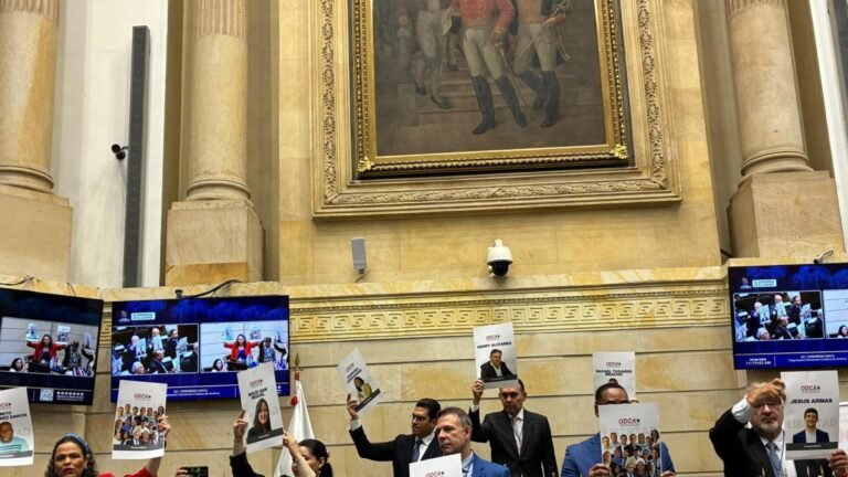 Efraín Cepeda reitera irregularidades de la consulta popular durante congreso de la OCDA que llevó a cabo en Bogotá