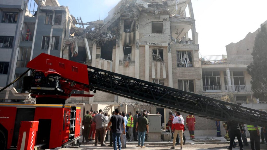 La colisión entre Israel e Irán amenaza con una guerra total en Oriente Medio y solapa el genocidio en Gaza La colisión entre Israel e Irán amenaza con una guerra total en Oriente Medio y solapa el genocidio en Gaza