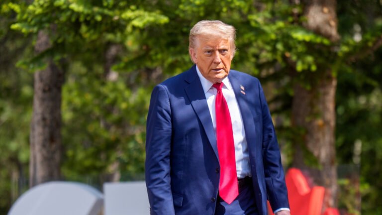 Trump pide la “rendición incondicional” de Irán mientras el conflicto en Oriente Medio empeora