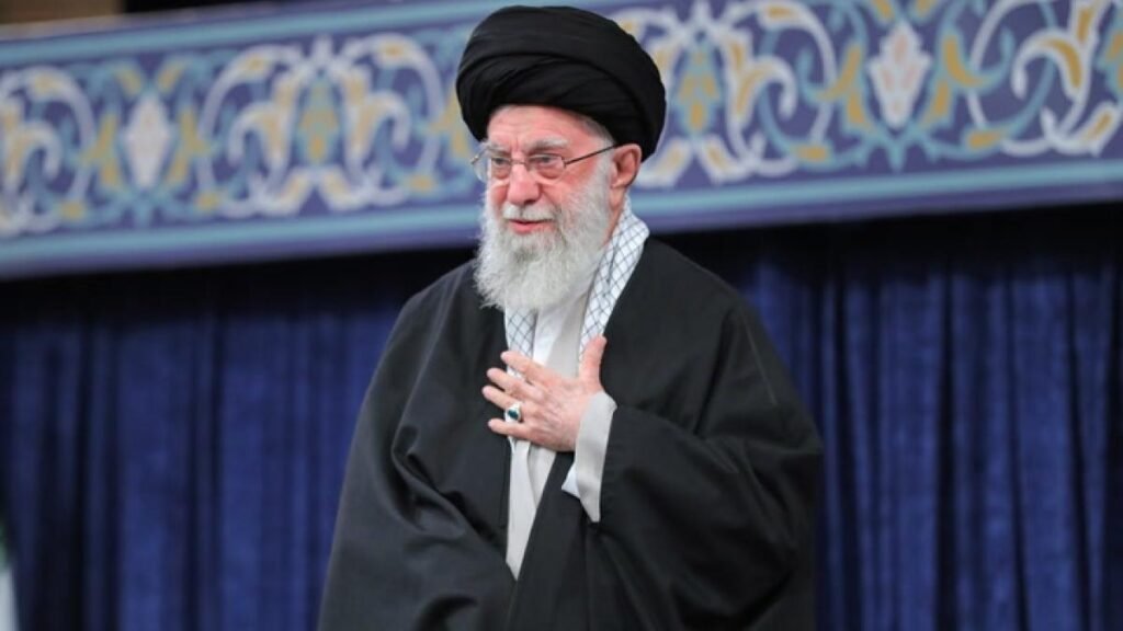 El líder supremo de Irán, Alí Jamenei, afirma que Irán “nunca se rendirá” y advierte a EE.UU. El líder supremo de Irán, Alí Jamenei, afirma que Irán “nunca se rendirá” y advierte a EE.UU.