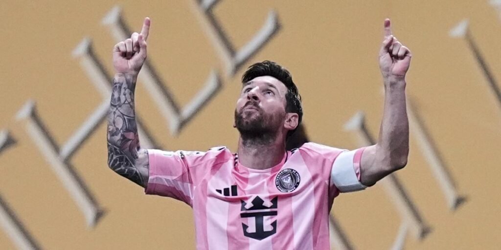 Leo Messi se estrena en el Mundial de Clubes con un golazo sobre el Porto Leo Messi se estrena en el Mundial de Clubes con un golazo sobre el Porto