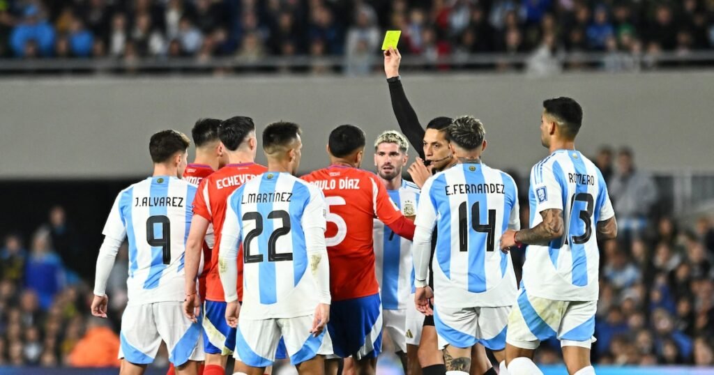 A qué hora juega Argentina vs. Chile por las Eliminatorias al Mundial 2026 y cómo verlo en vivo A qué hora juega Argentina vs. Chile por las Eliminatorias al Mundial 2026 y cómo verlo en vivo