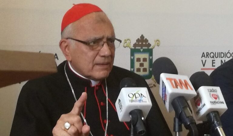 Porras extendió una oración por los afectados en la región andina