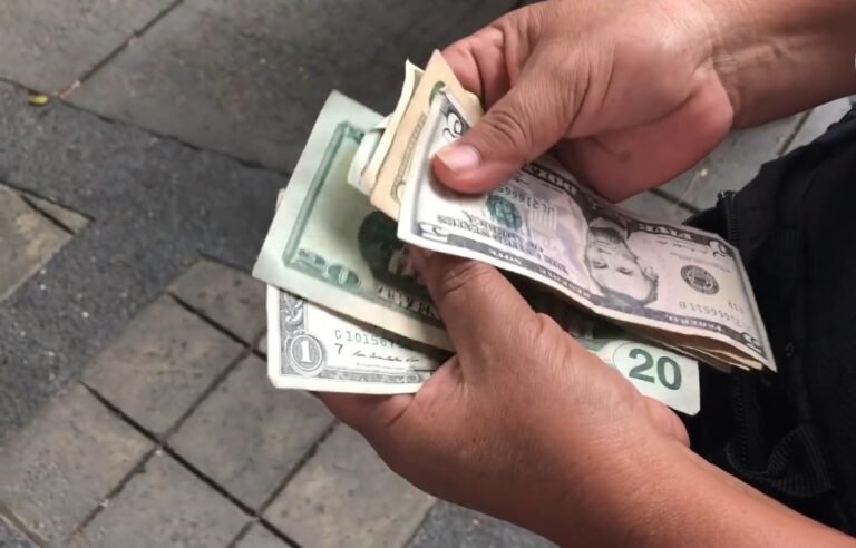 Precio del dólar oficial continúa en alza