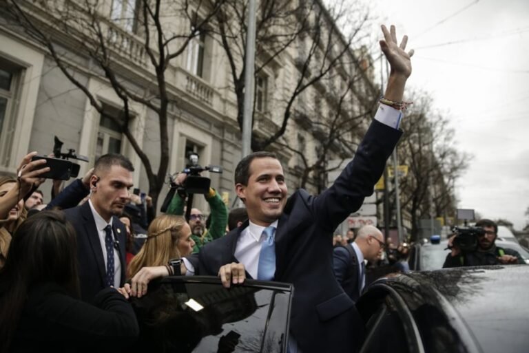 La Fiscalía venezolana ordena la captura de Juan Guaidó por supuesta corrupción en España