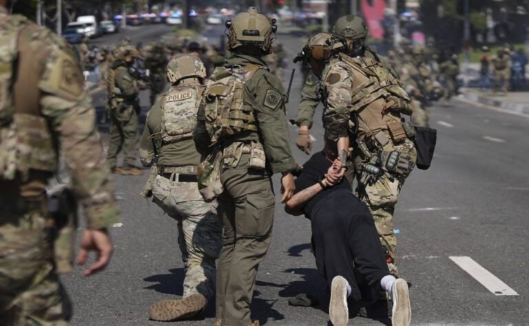 Trump dice que protestas en Los Ángeles “fortalecen” su determinación de deportar; “estos disturbios sin ley sólo fortalecen nuestra determinación”