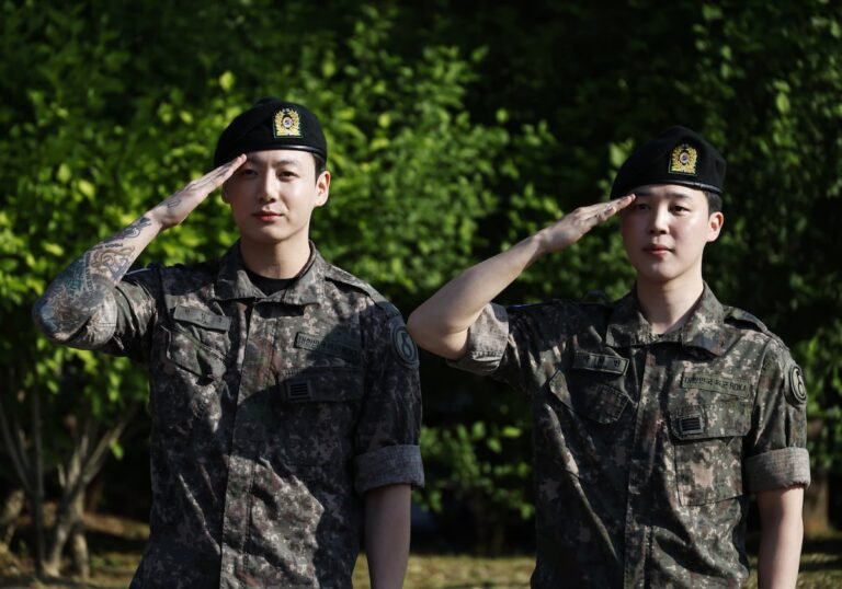 El regreso de BTS está cada vez más cerca: seis de sus siete miembros ya han completado el servicio militar obligatorio | Gente