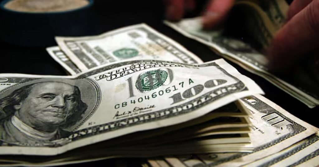 El dólar registra su mayor retroceso diario en tres semanas tras el alto al fuego en Medio Oriente El dólar registra su mayor retroceso diario en tres semanas tras el alto al fuego en Medio Oriente