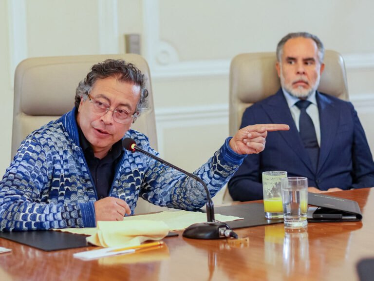 “Decretazo”: un Petro aislado camina por una senda antidemocrática