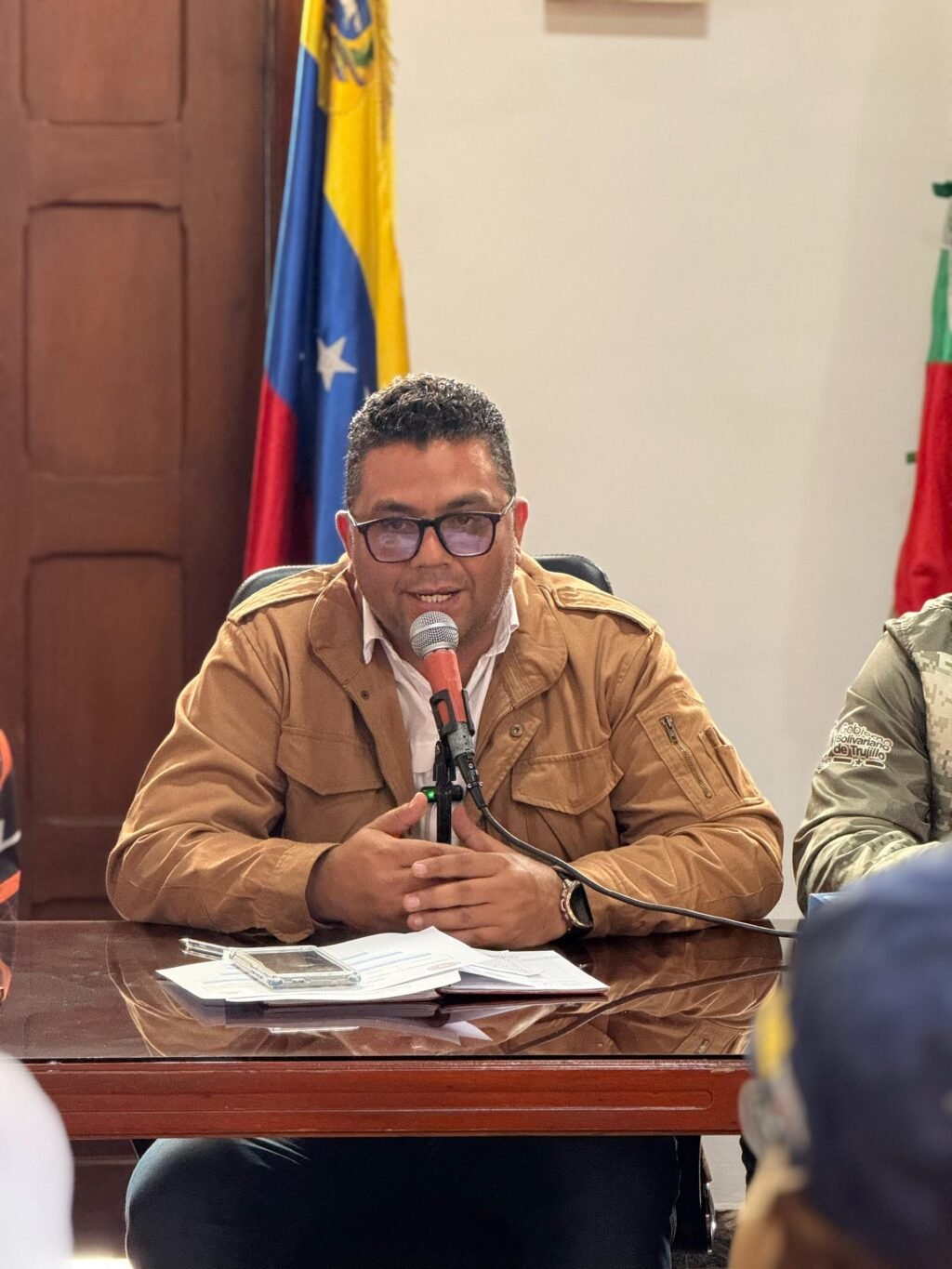 Trabajan en Boconó para restablecer infraestructuras, vías de comunicación y servicios públicos Trabajan en Boconó para restablecer infraestructuras, vías de comunicación y servicios públicos