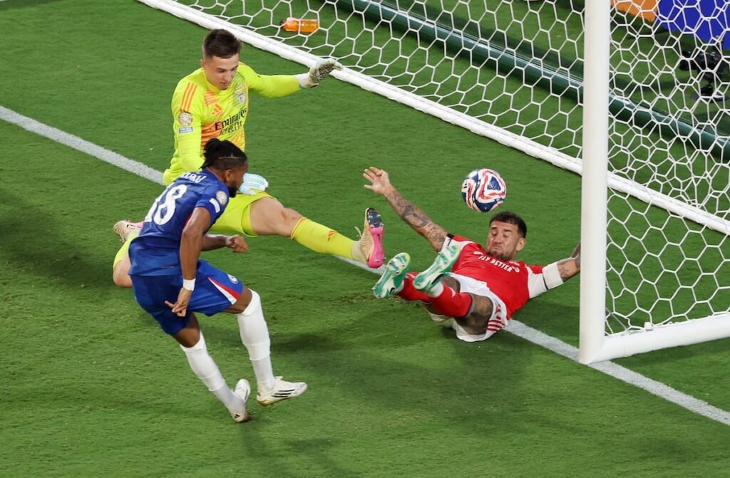 El Chelsea elimina al Benfica después de 4 horas y 38 minutos de fútbol y tormenta eléctrica | Mundial de clubes 2025 El Chelsea elimina al Benfica después de 4 horas y 38 minutos de fútbol y tormenta eléctrica | Mundial de clubes 2025