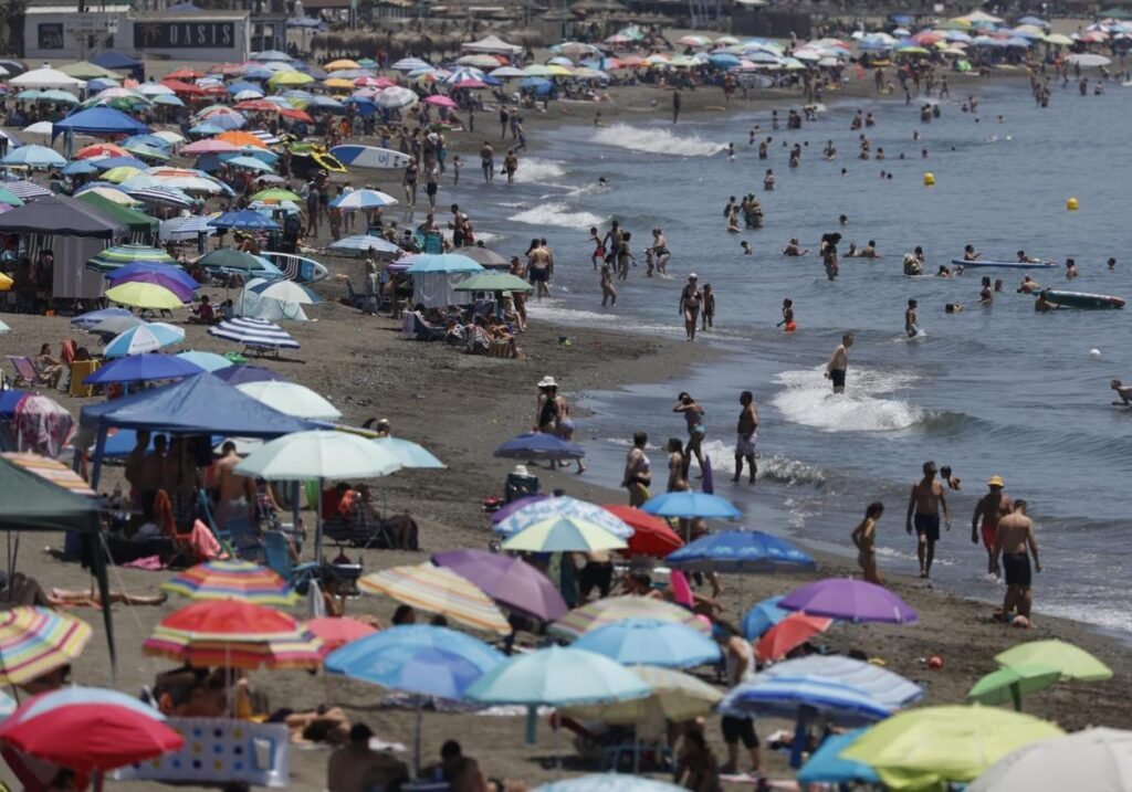 La ola de calor continúa este lunes: las 17 comunidades estarán en alerta La ola de calor continúa este lunes: las 17 comunidades estarán en alerta