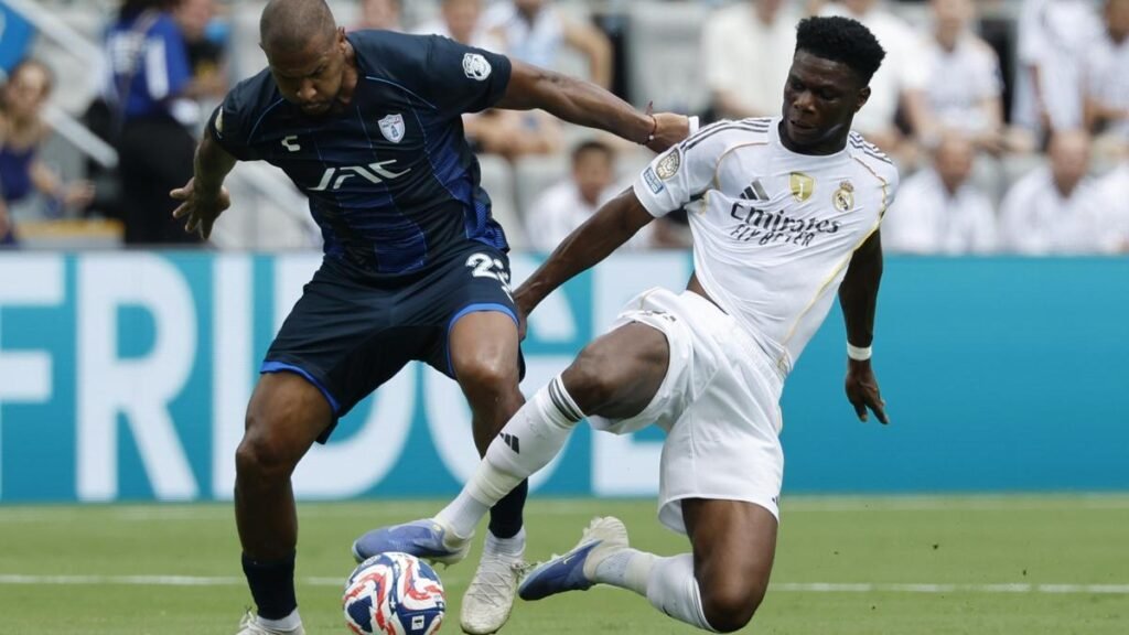 RONDÓN FICHAJE OVIEDO | Salomón Rondón se acerca al Oviedo: ¿Qué pasará con Alemão y Viñas? RONDÓN FICHAJE OVIEDO | Salomón Rondón se acerca al Oviedo: ¿Qué pasará con Alemão y Viñas?
