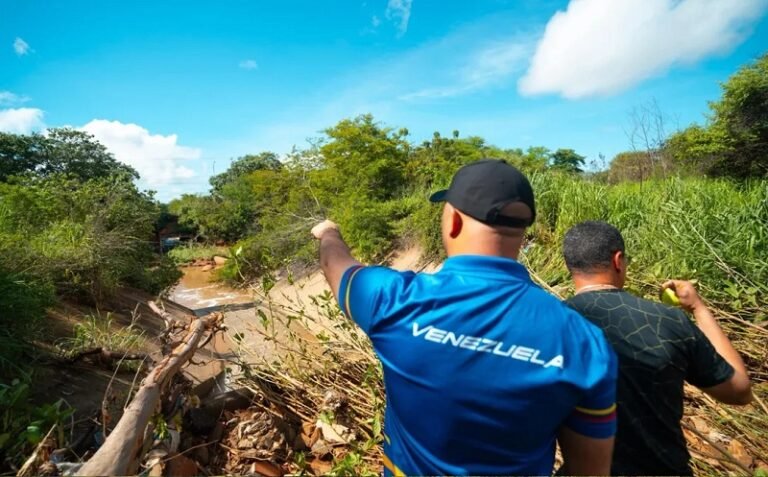 Candidatura de Yanny Alonzo atiende emergencia por cárcava en Isla Dorada