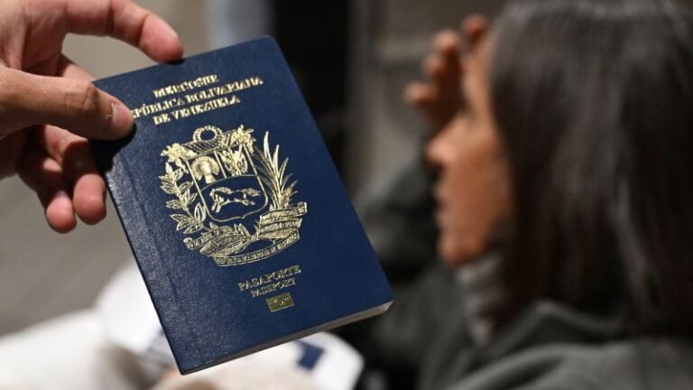 EE.UU. emite guía para embajadas sobre cómo manejar la nueva prohibición de entrada ordenada por Trump