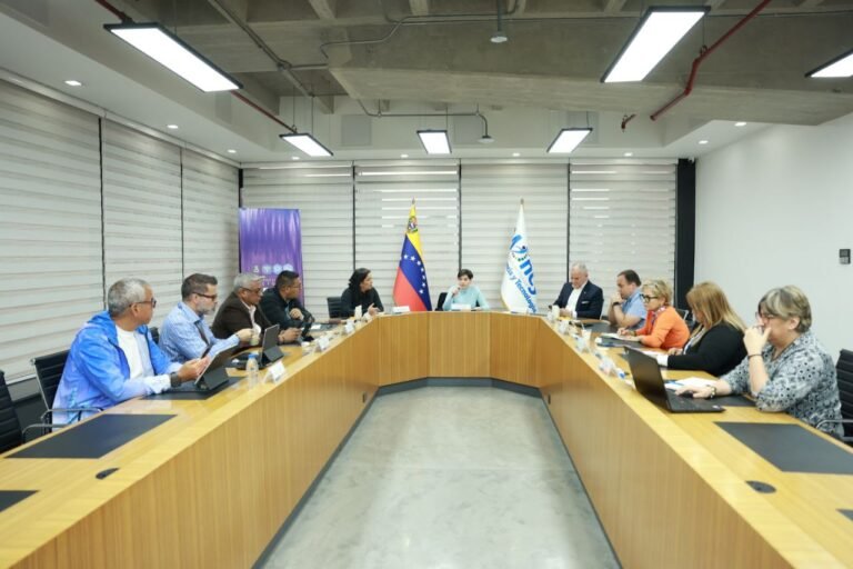 Sistema Nacional de Ingreso garantiza cupo universitario a jóvenes bachilleres
