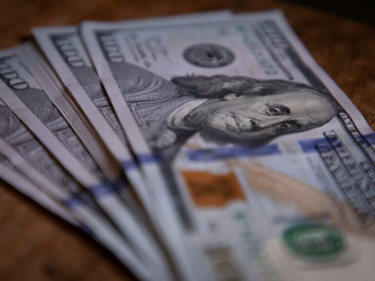 a cuánto cotiza el oficial y cuál es el precio del paralelo este miércoles 25 de junio, minuto a minuto